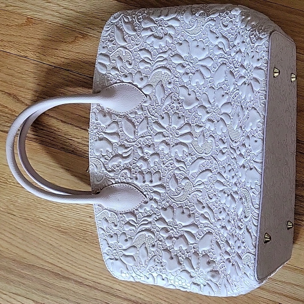Vera Pelle Satchel 16" w x 11" l x6" d Pale Pink embossed